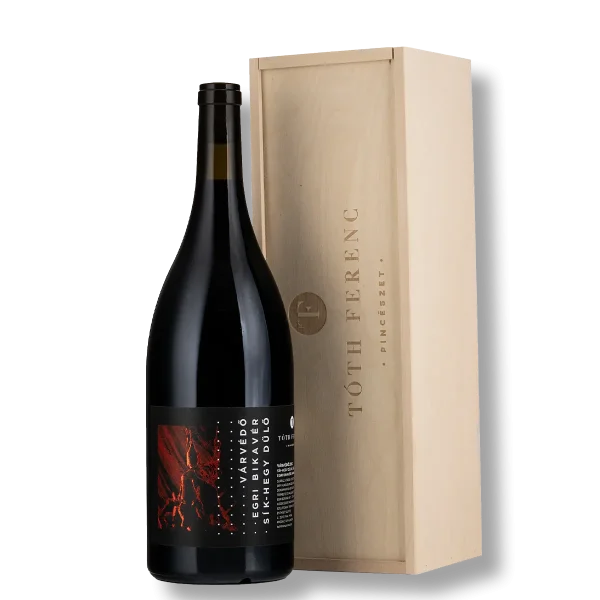 Várvédő 2022 Egri Bikavér Grand Superior Magnum fadobozzal